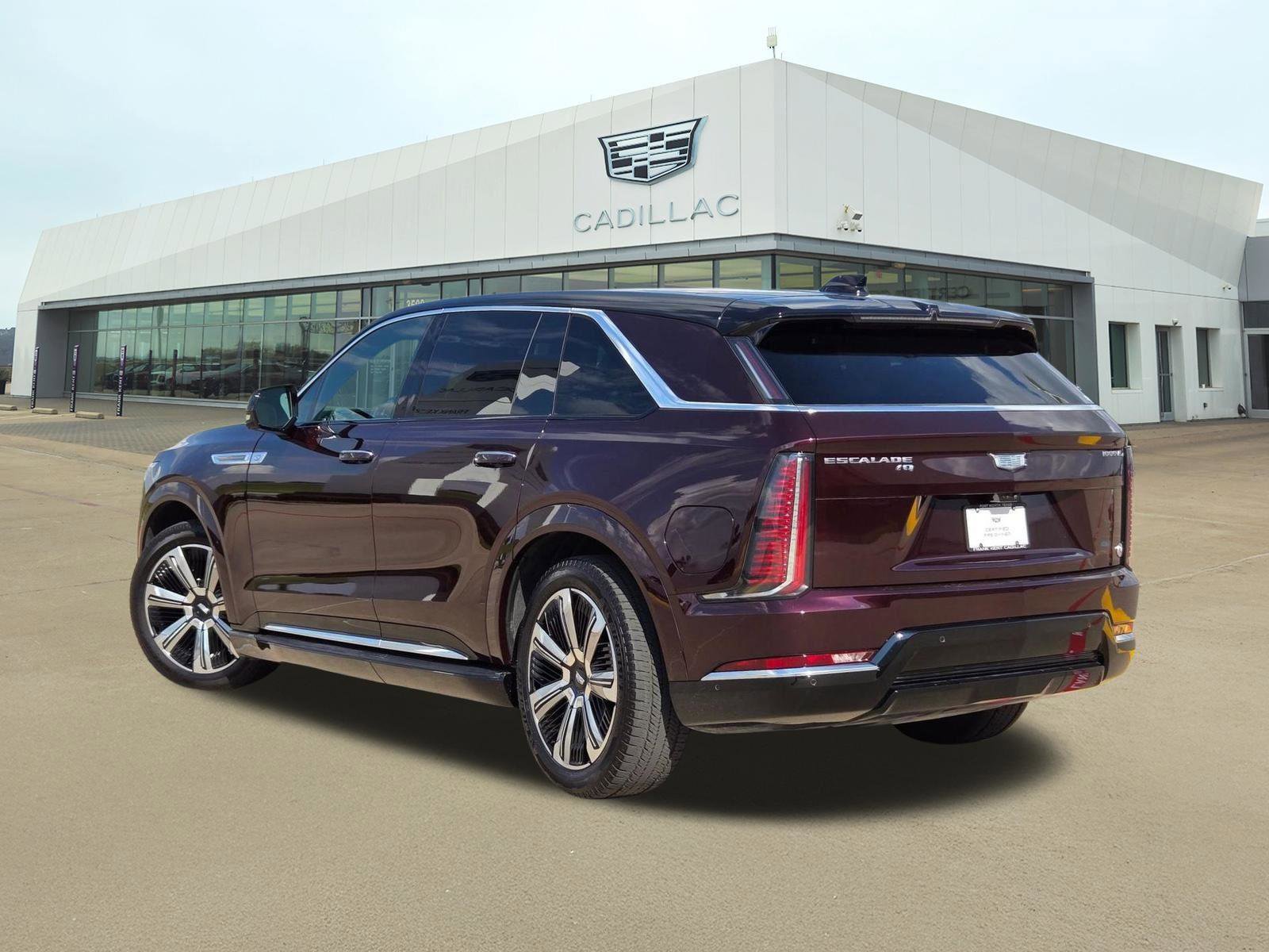 Used 2025 Cadillac Escalade IQ Luxury 2 AWD/4WD image 4