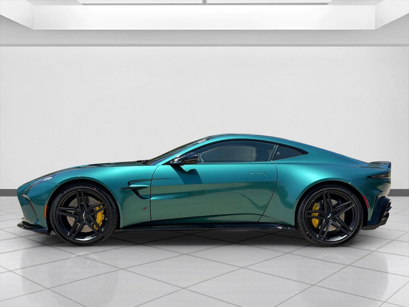 New 2026 Aston Martin V8 Vantage S RWD image 8