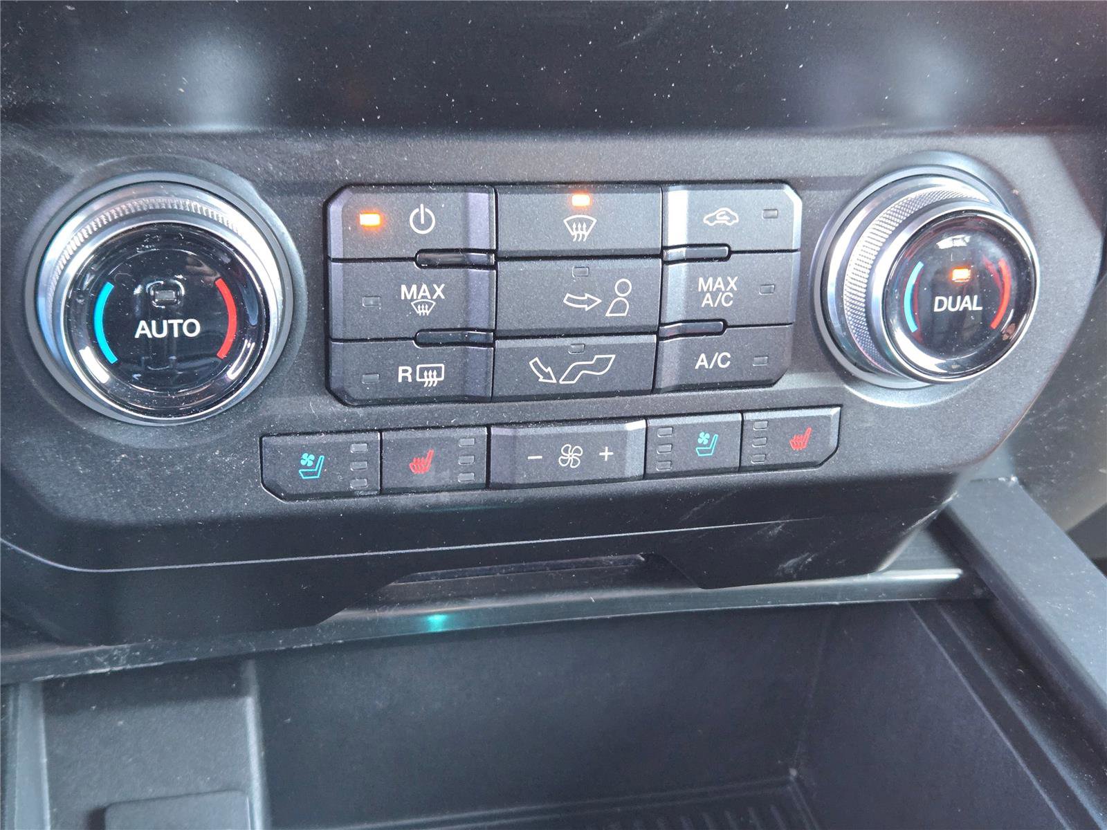 Used 2019 Ford F150 Lariat w/ Equipment Group 502A Luxury image 34