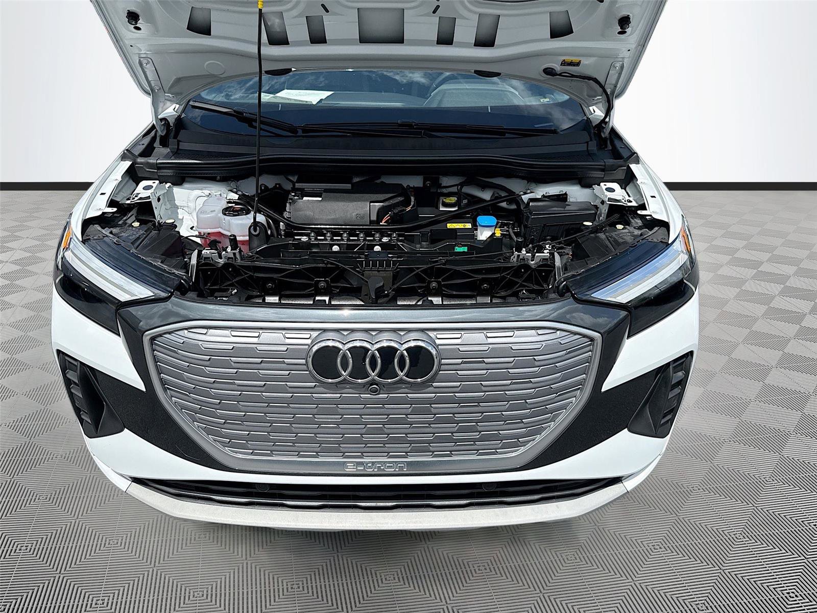 Certified 2023 Audi Q4 e-tron Premium Plus w/ Premium Plus RWD image 31