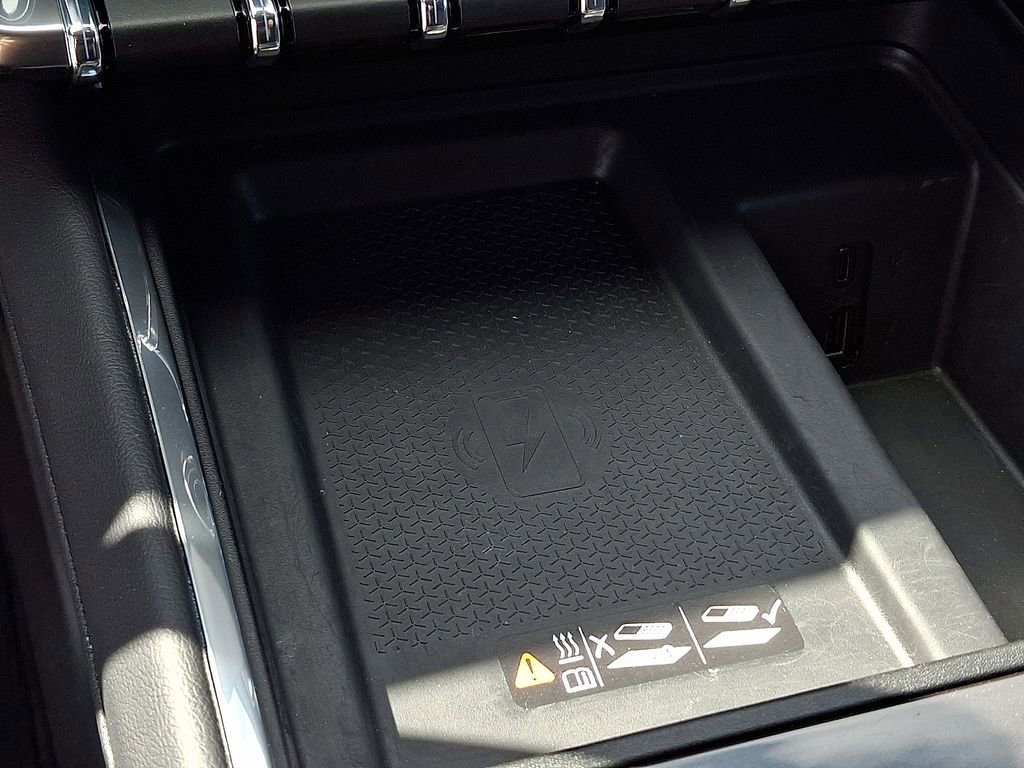 Used 2025 GMC Acadia Elevation image 24