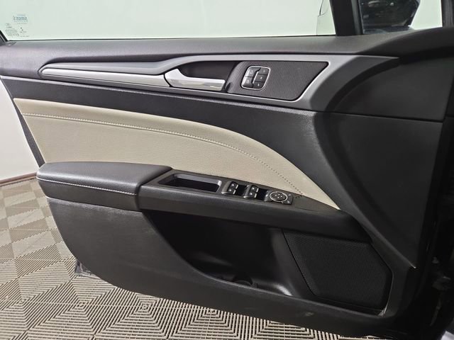 Used 2015 Ford Fusion Titanium image 31