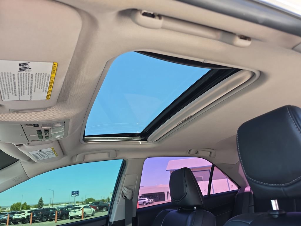 Used 2014 Toyota Camry SE w/ Leather Package FWD image 22
