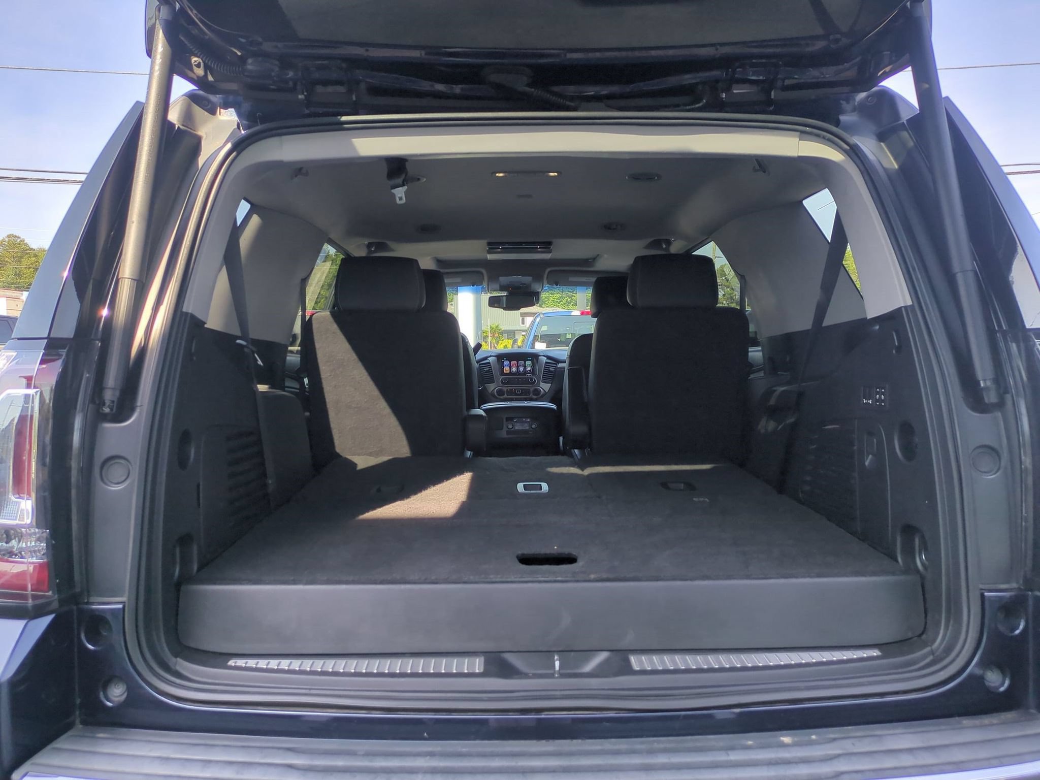 Used 2017 GMC Yukon Denali w/ Open Road Package AWD/4WD image 8