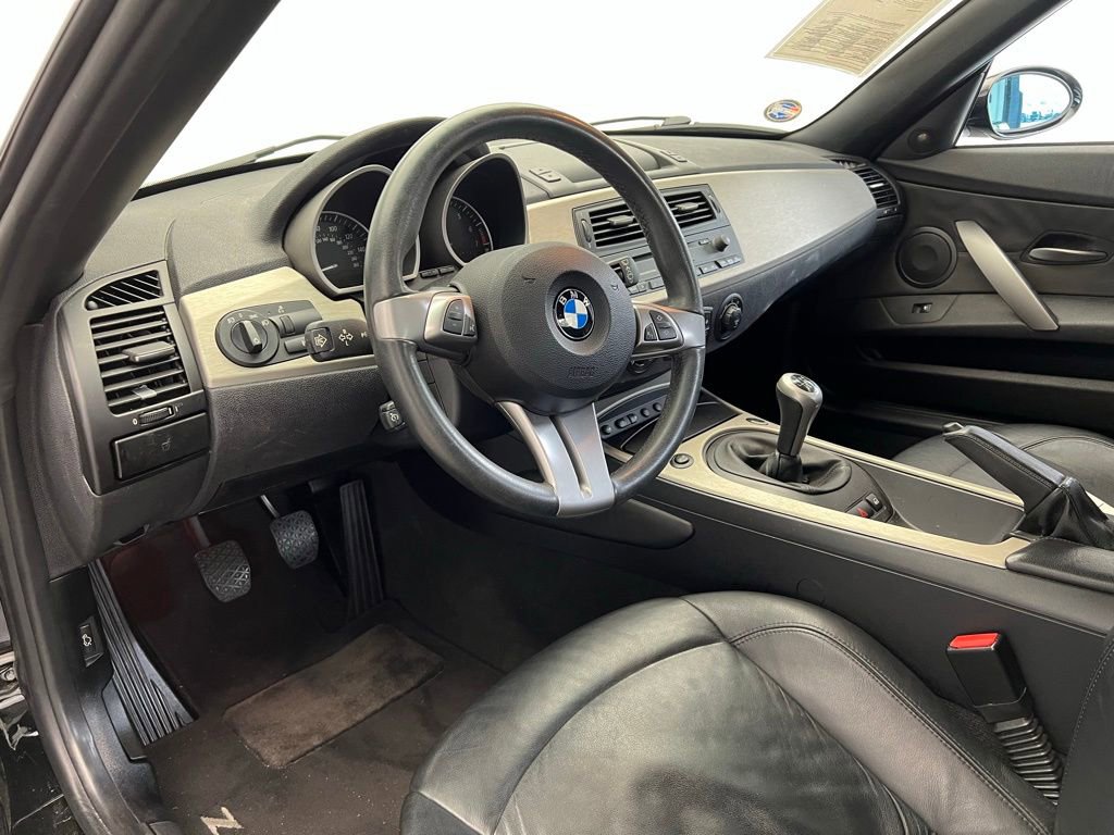 Used 2005 BMW Z4 3.0i RWD image 27
