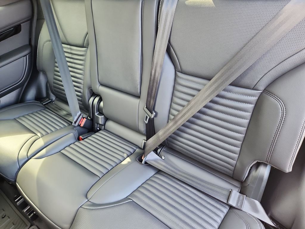New 2026 Land Rover Discovery S image 25