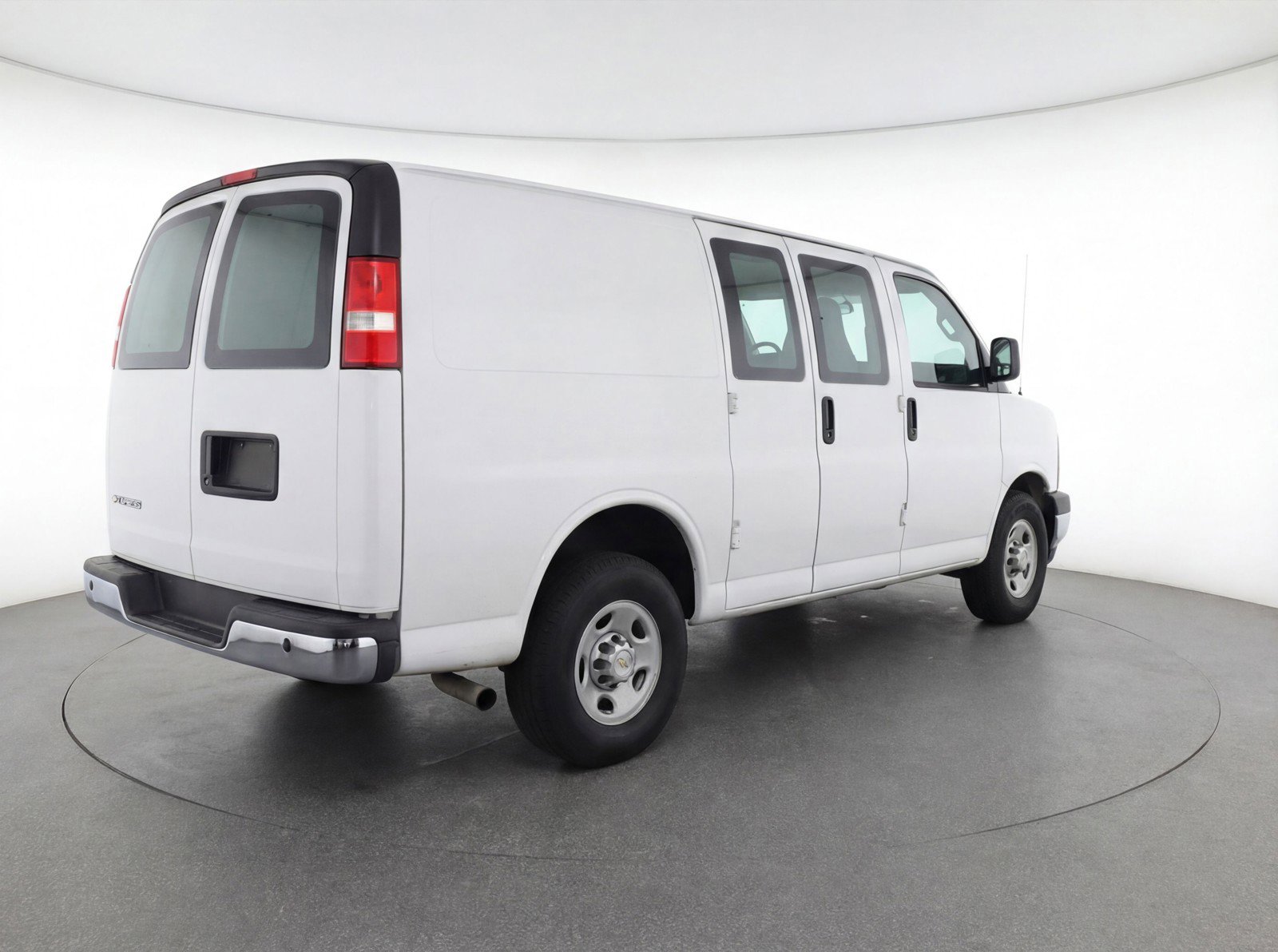 Used 2025 Chevrolet Express 3500 LT w/ LT Preferred Equipment Group image 9