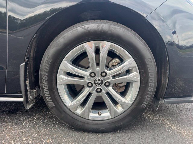 Used 2023 Toyota Sienna XSE AWD/4WD image 9
