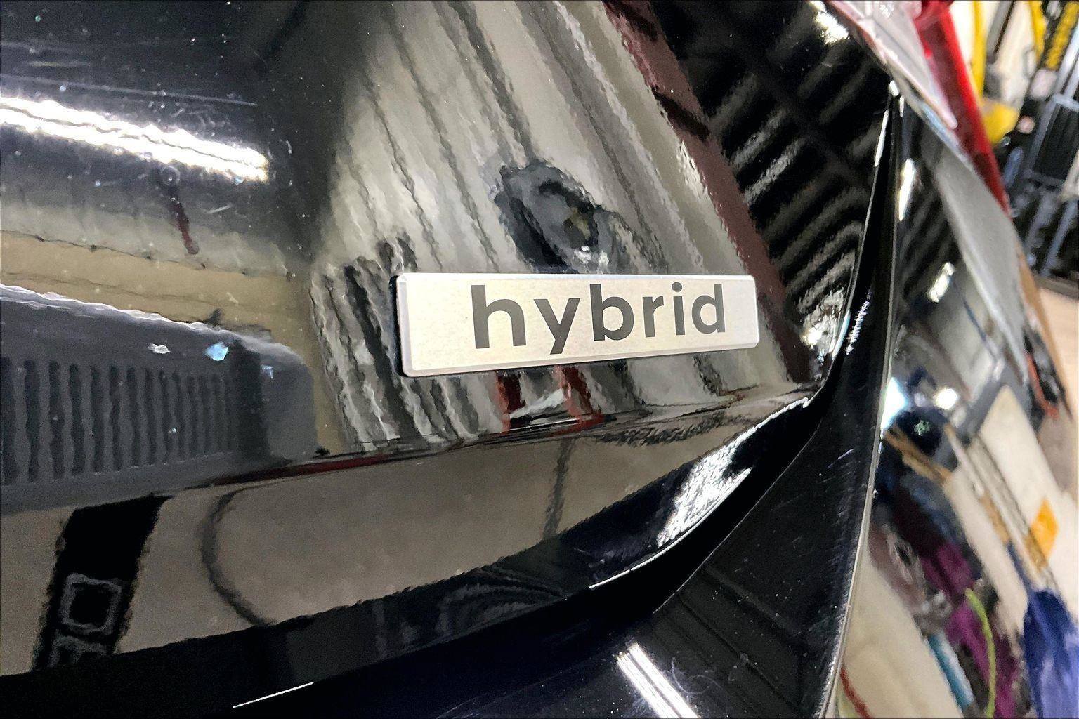 Used 2025 Hyundai Elantra Limited image 9