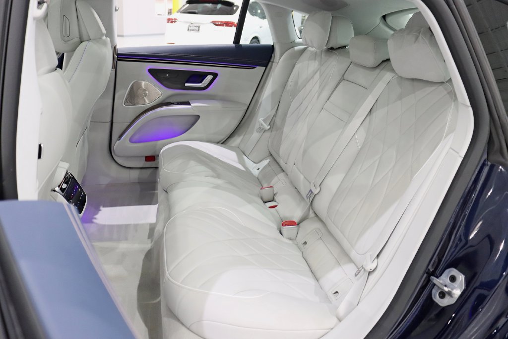 Used 2023 Mercedes-Benz EQS 580 4MATIC Sedan image 31