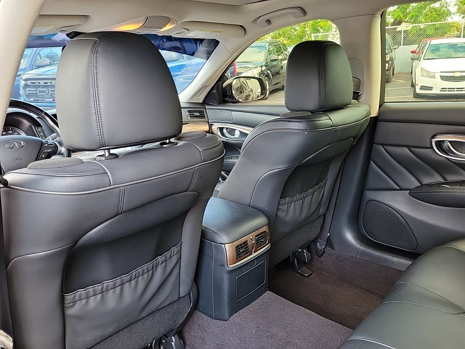 Used 2015 INFINITI Q70 L 5.6 image 11