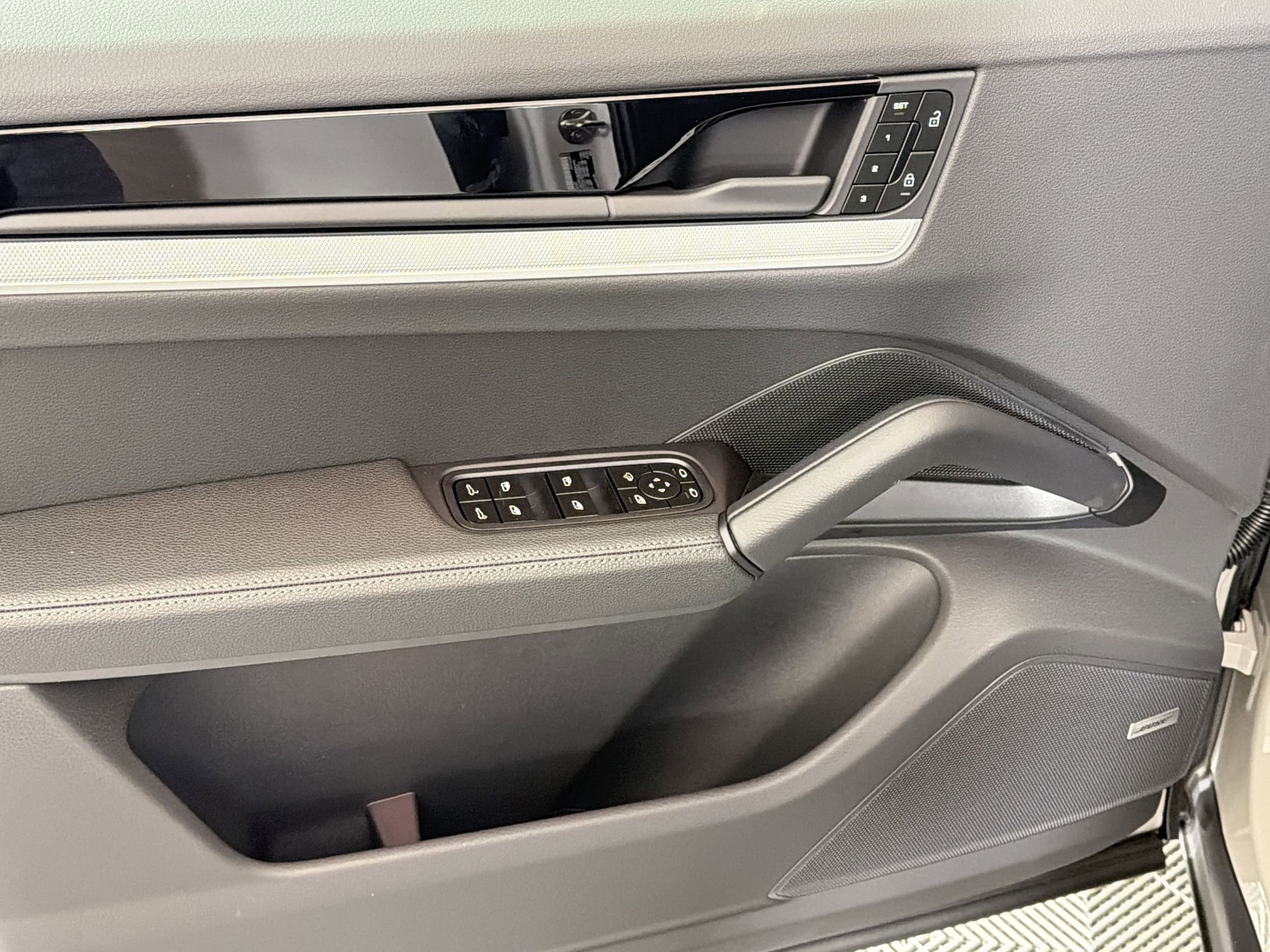 New 2026 Porsche Cayenne image 15