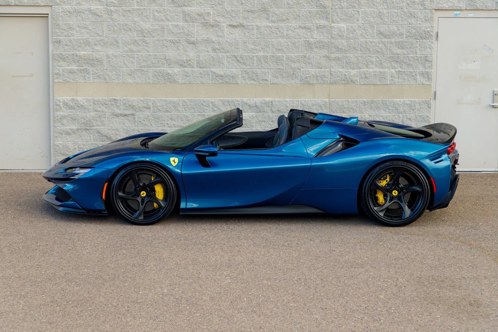 Used 2023 Ferrari SF90 Spider AWD/4WD image 21