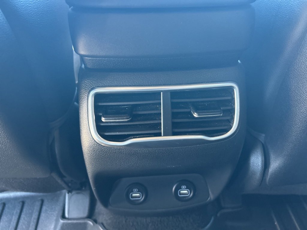 Used 2022 Hyundai Santa Fe SEL w/ Convenience + Premium Package image 16