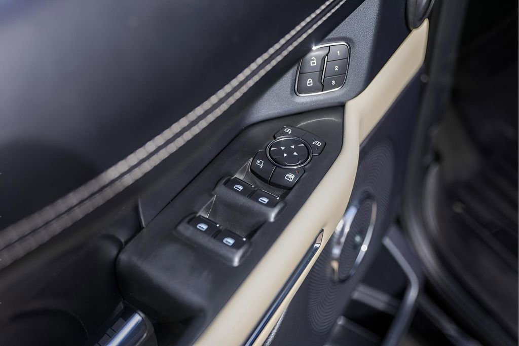 Used 2020 Ford Expedition Platinum image 28