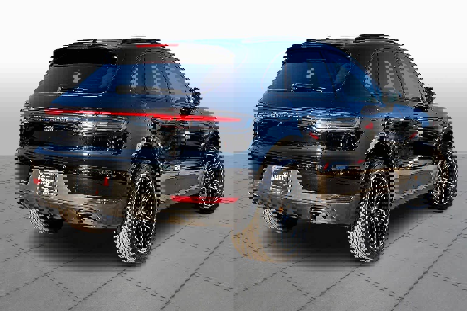 Used 2021 Porsche Macan image 21