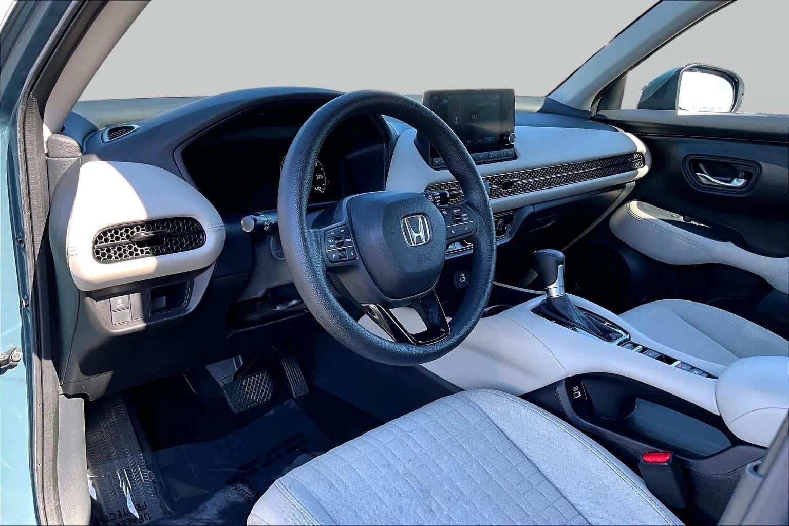 Used 2023 Honda HR-V LX image 18