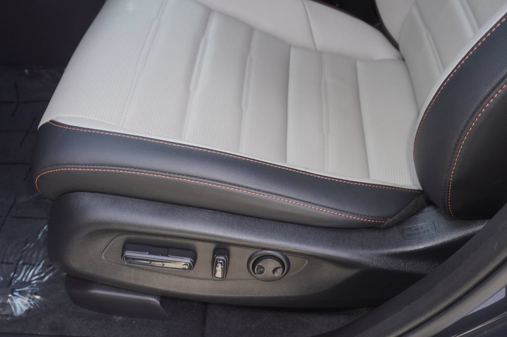 Used 2025 Honda CR-V Sport Touring image 14