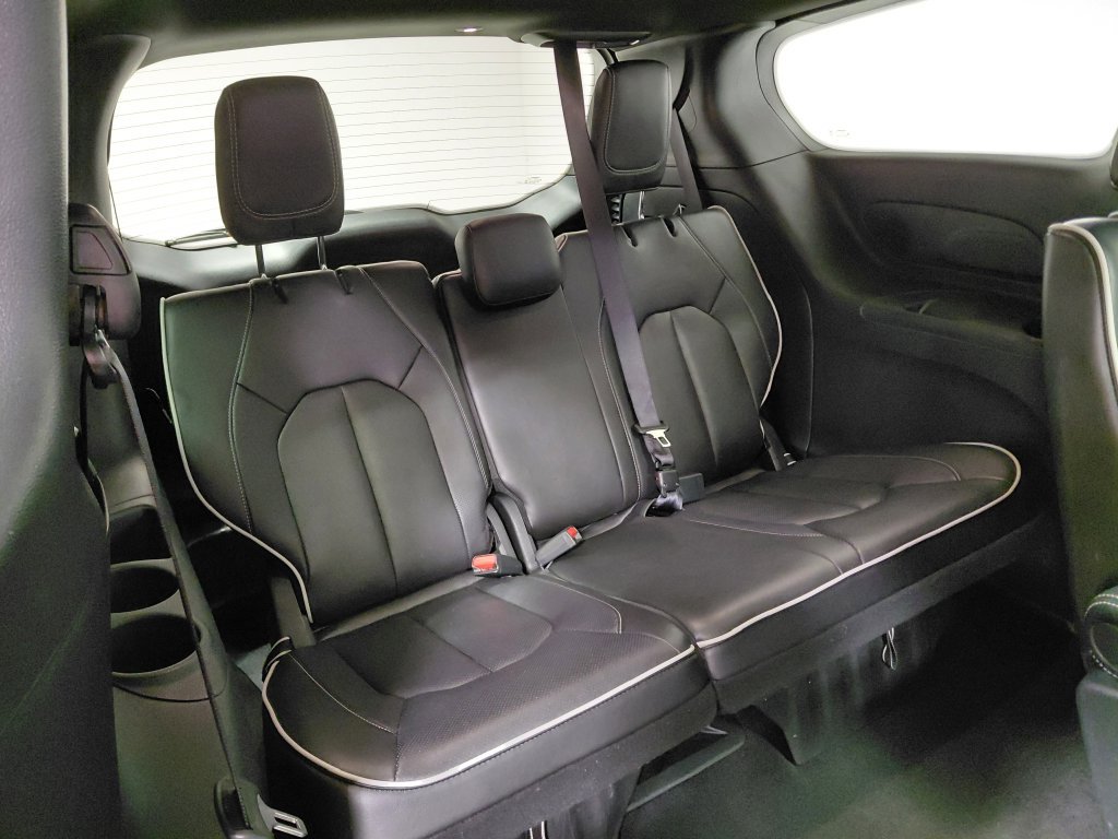 Certified 2026 Chrysler Pacifica Limited w/ S Appearance Package FWD image 25