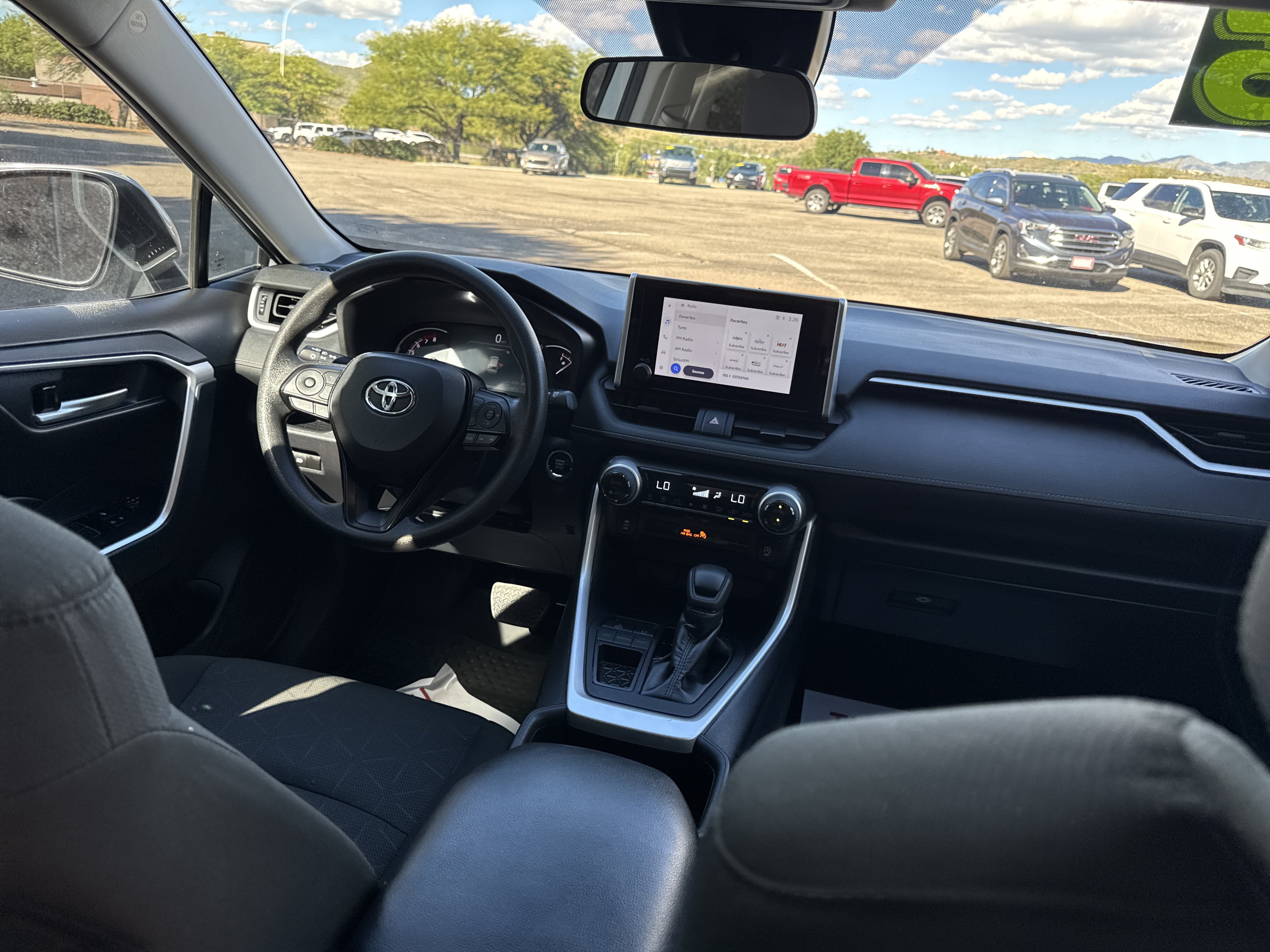 Used 2025 Toyota RAV4 XLE FWD image 13