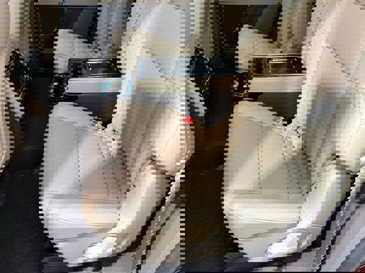 Used 2022 Lincoln Aviator Reserve w/ Equipment Group 201A image 26