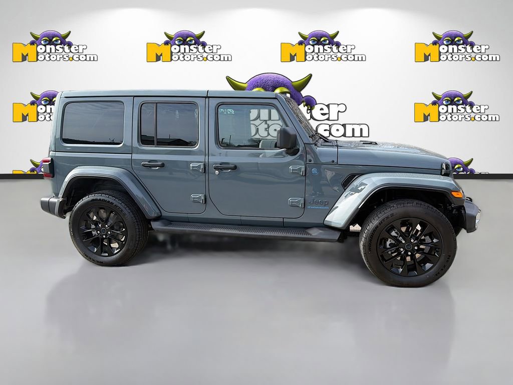 Used 2025 Jeep Wrangler Unlimited Sahara image 4