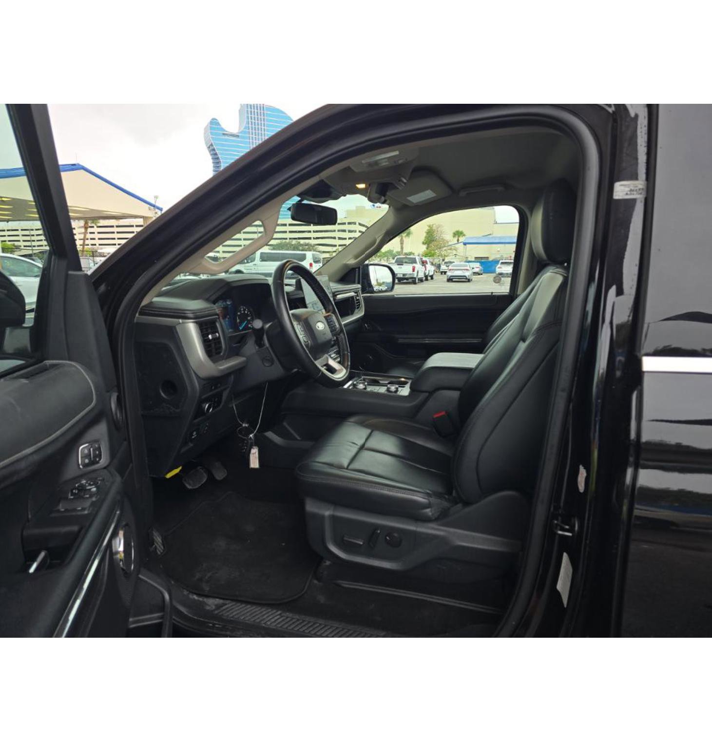 Used 2024 Ford Expedition Max XLT image 24