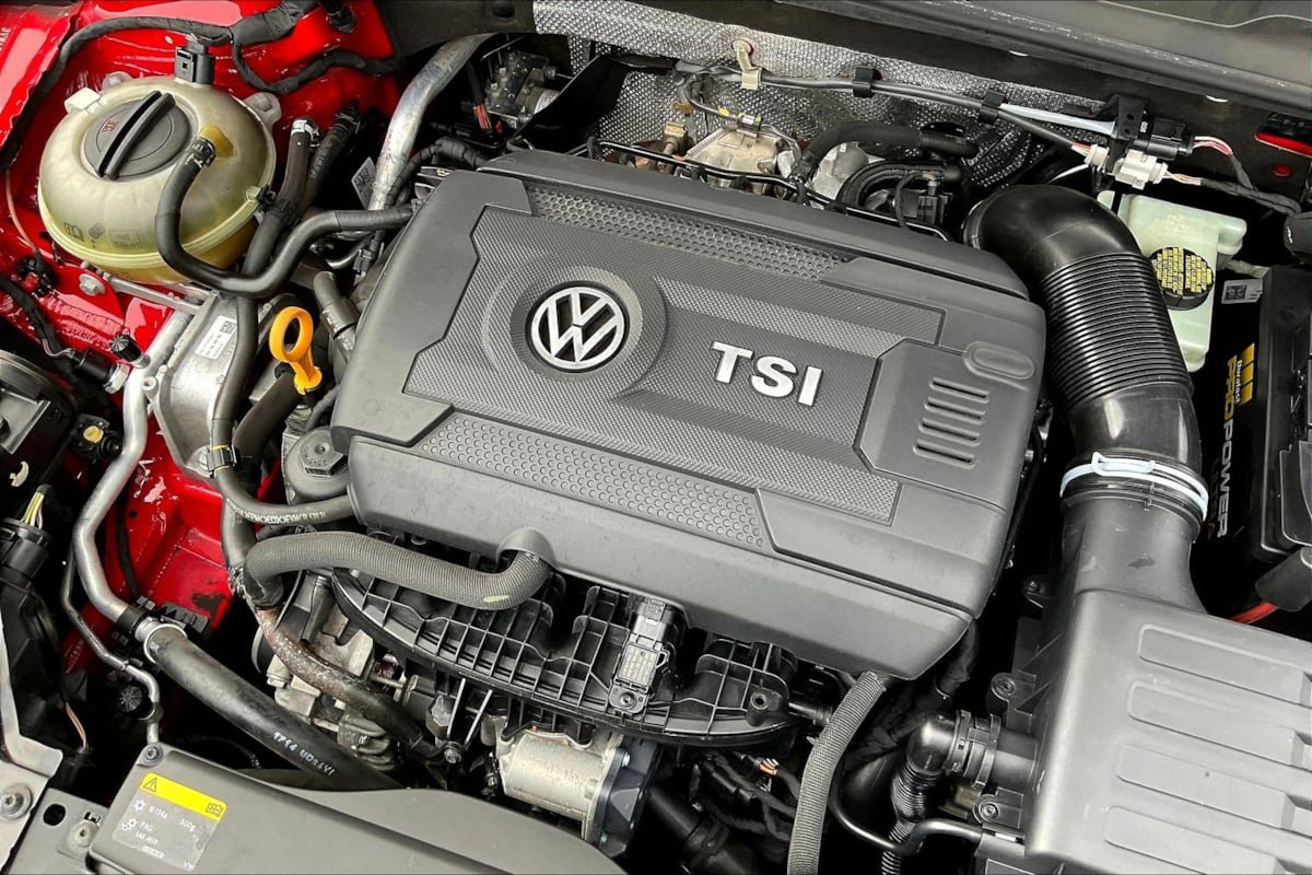 Used 2015 Volkswagen GTI S FWD image 28