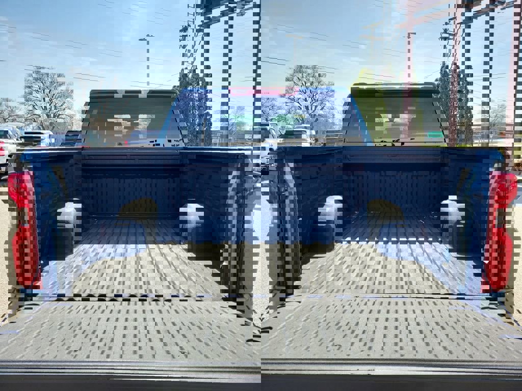 Used 2024 Chevrolet Silverado 1500 LT image 8