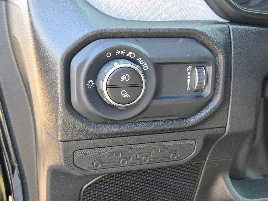 New 2026 Jeep Gladiator Sport image 25