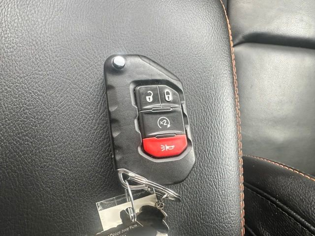Used 2022 Jeep Gladiator Mojave w/ LED Lighting Group AWD/4WD image 35