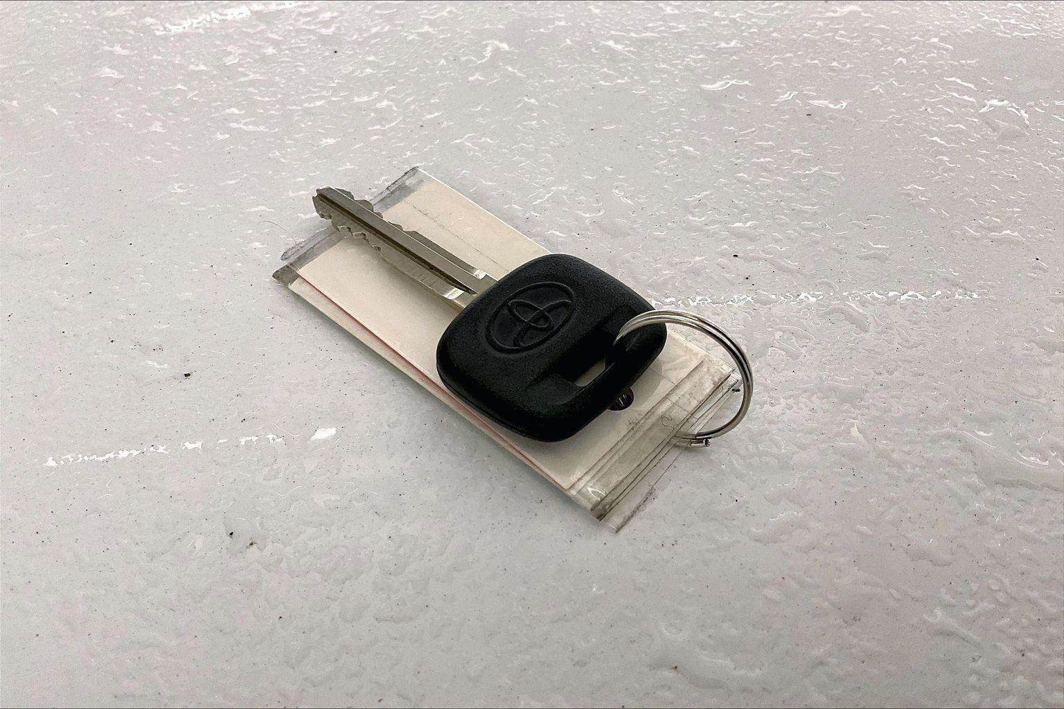 Used 2016 Toyota Yaris LE image 9