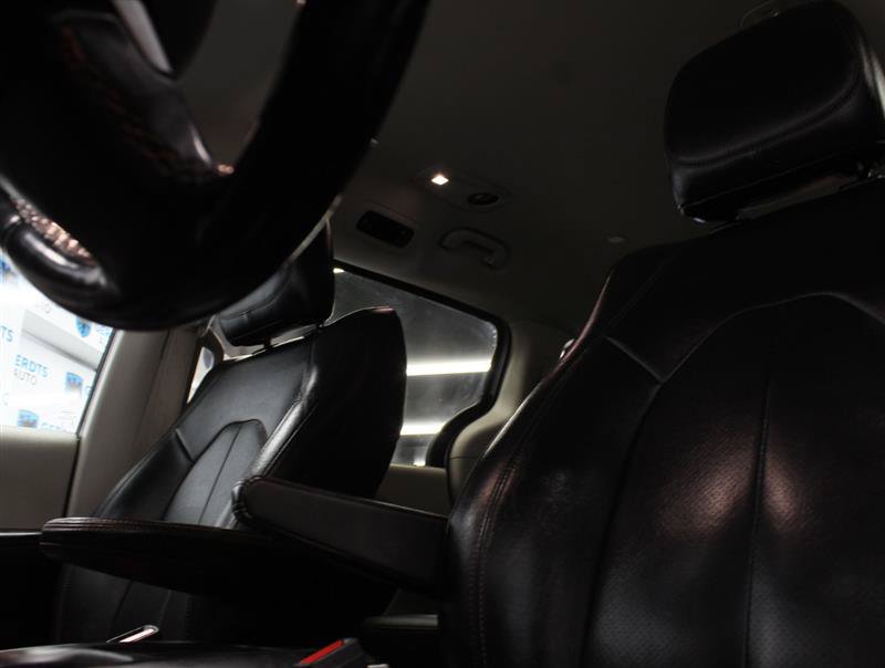 Used 2019 Chrysler Pacifica Touring-L FWD image 8