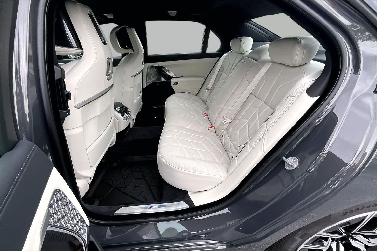Certified 2026 BMW 740i xDrive AWD/4WD image 21