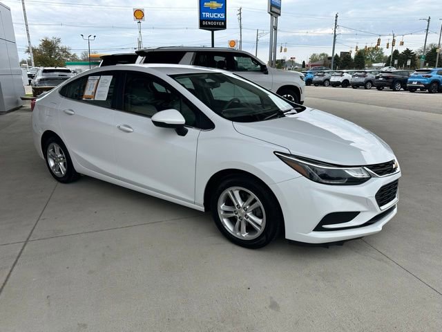 Used 2017 Chevrolet Cruze LT w/ Convenience Package FWD image 3