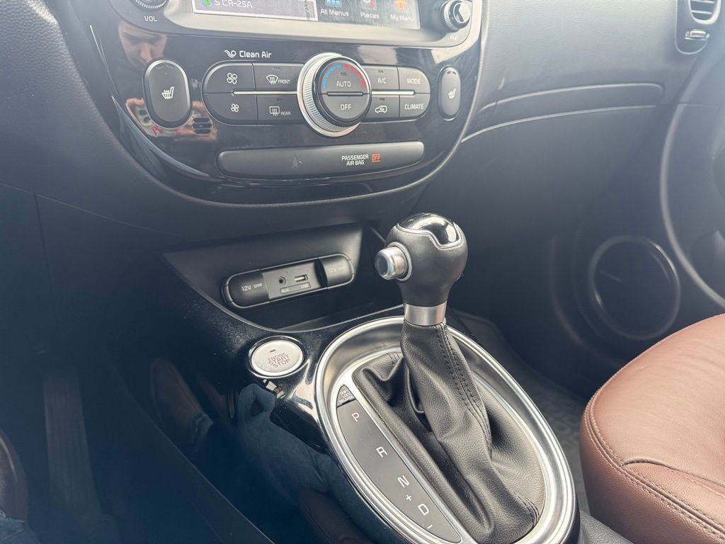 Used 2017 Kia Soul + FWD image 26