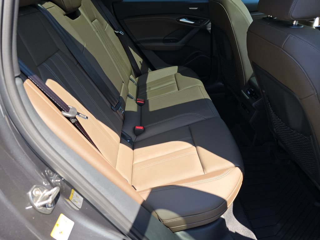 New 2027 Audi Q6 e-tron Prestige AWD/4WD image 14