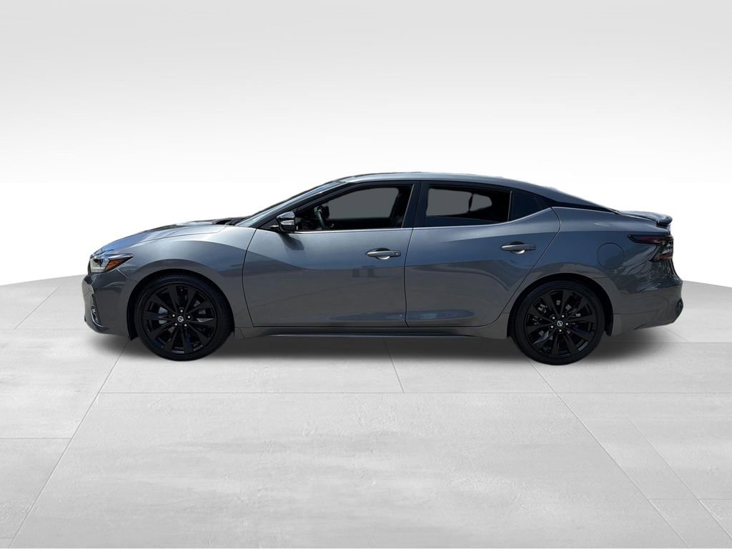 Used 2022 Nissan Maxima SR w/ Sport Mat Group FWD image 4