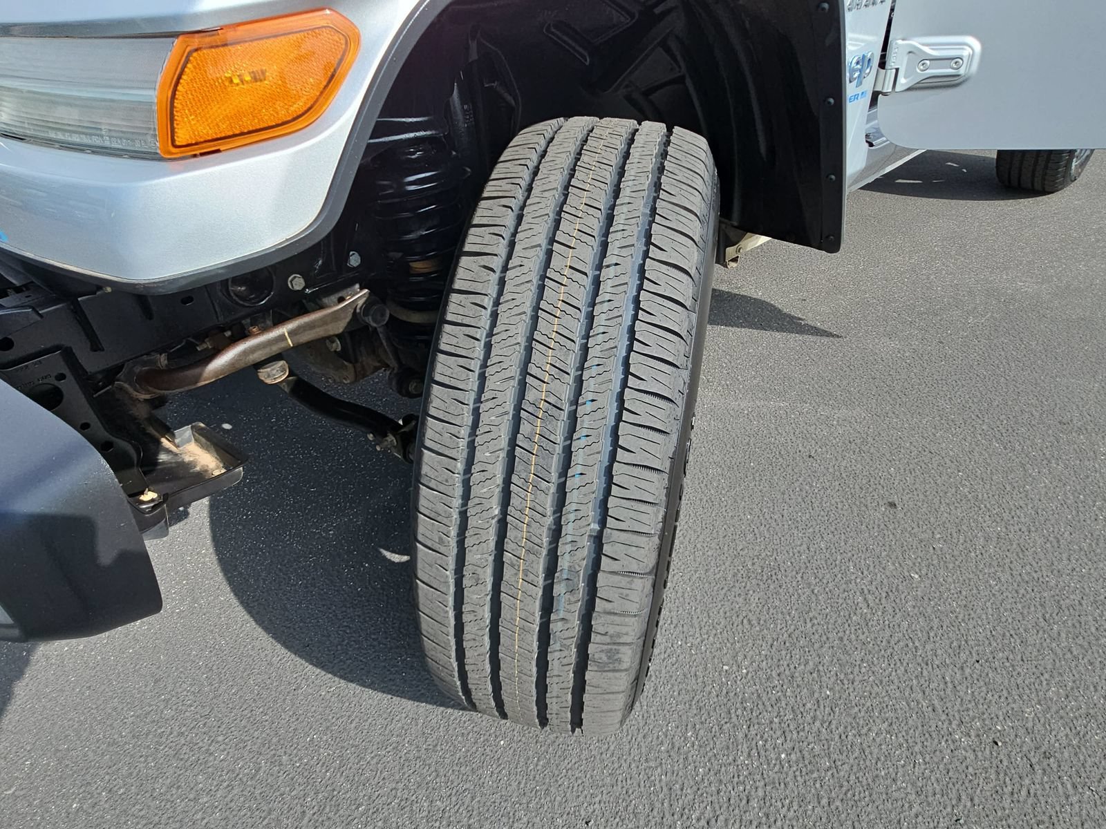 Used 2024 Jeep Wrangler Unlimited Sahara AWD/4WD image 31