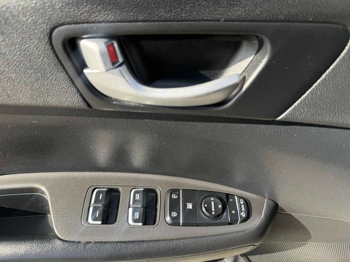 Used 2016 Kia Optima LX image 7