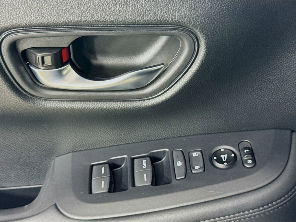 Used 2025 Honda HR-V LX image 23