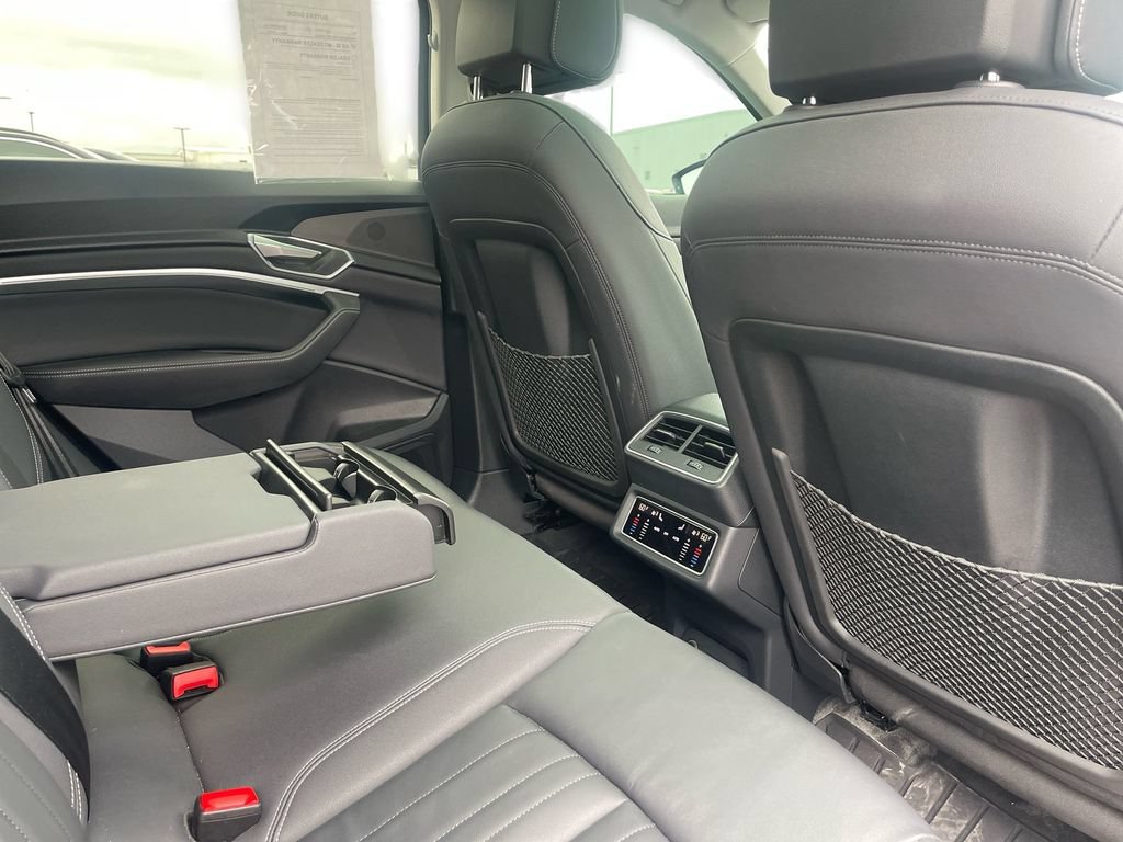 Used 2022 Audi e-tron Premium AWD/4WD image 25