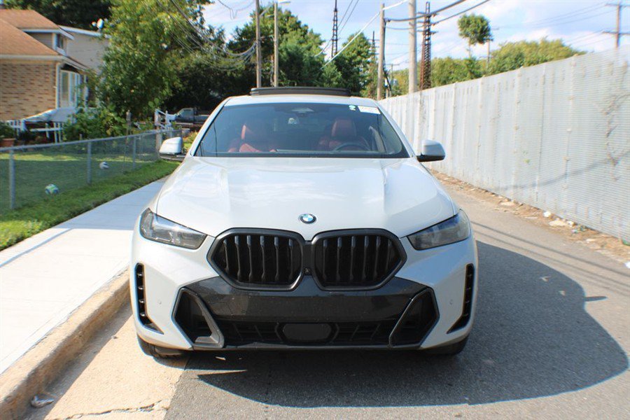 Used 2024 BMW X6 xDrive40i w/ Premium Package AWD/4WD image 3