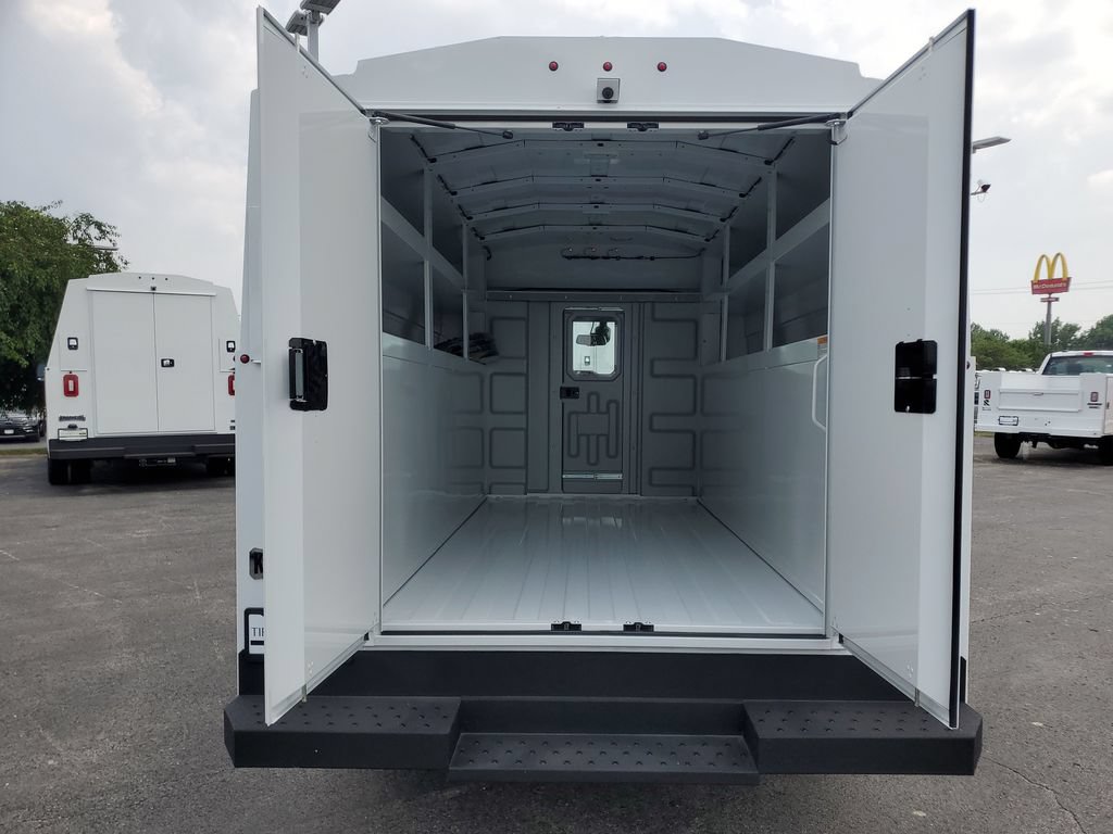 New 2027 Ford E-350 and Econoline 350 Super Duty w/ Power Equipment Group RWD image 12