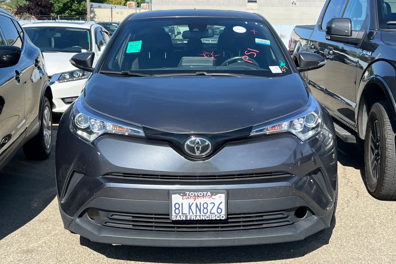 Used 2019 Toyota C-HR XLE FWD image 2