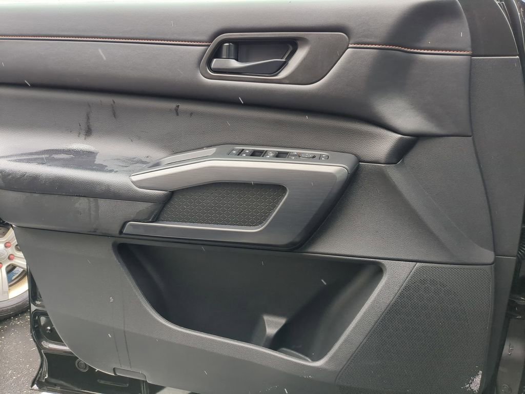 Used 2025 Nissan Pathfinder Rock Creek image 11