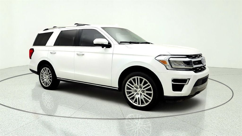 Used 2022 Ford Expedition Limited AWD/4WD image 3