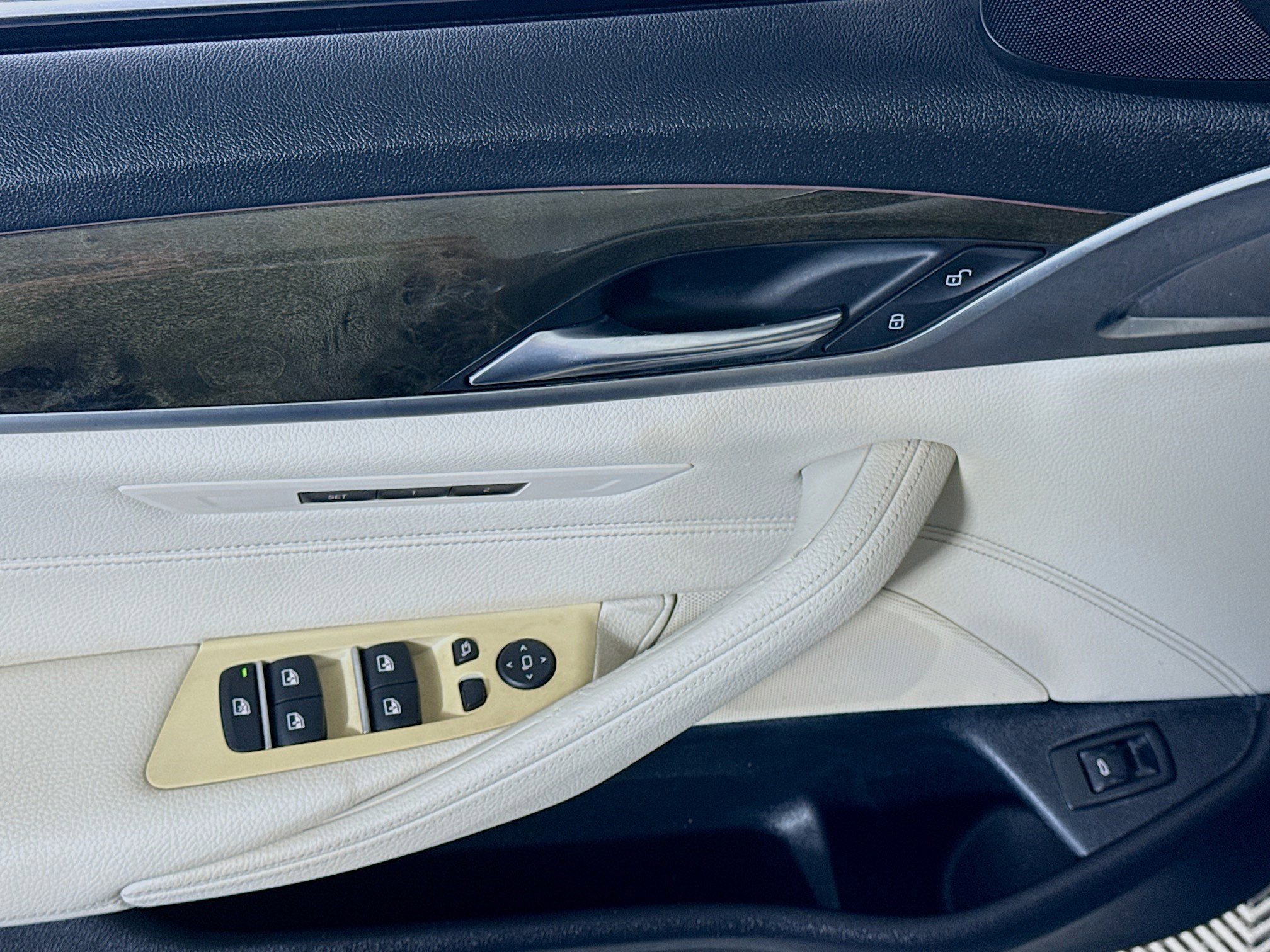 Used 2019 BMW 530i w/ Convenience Package image 24