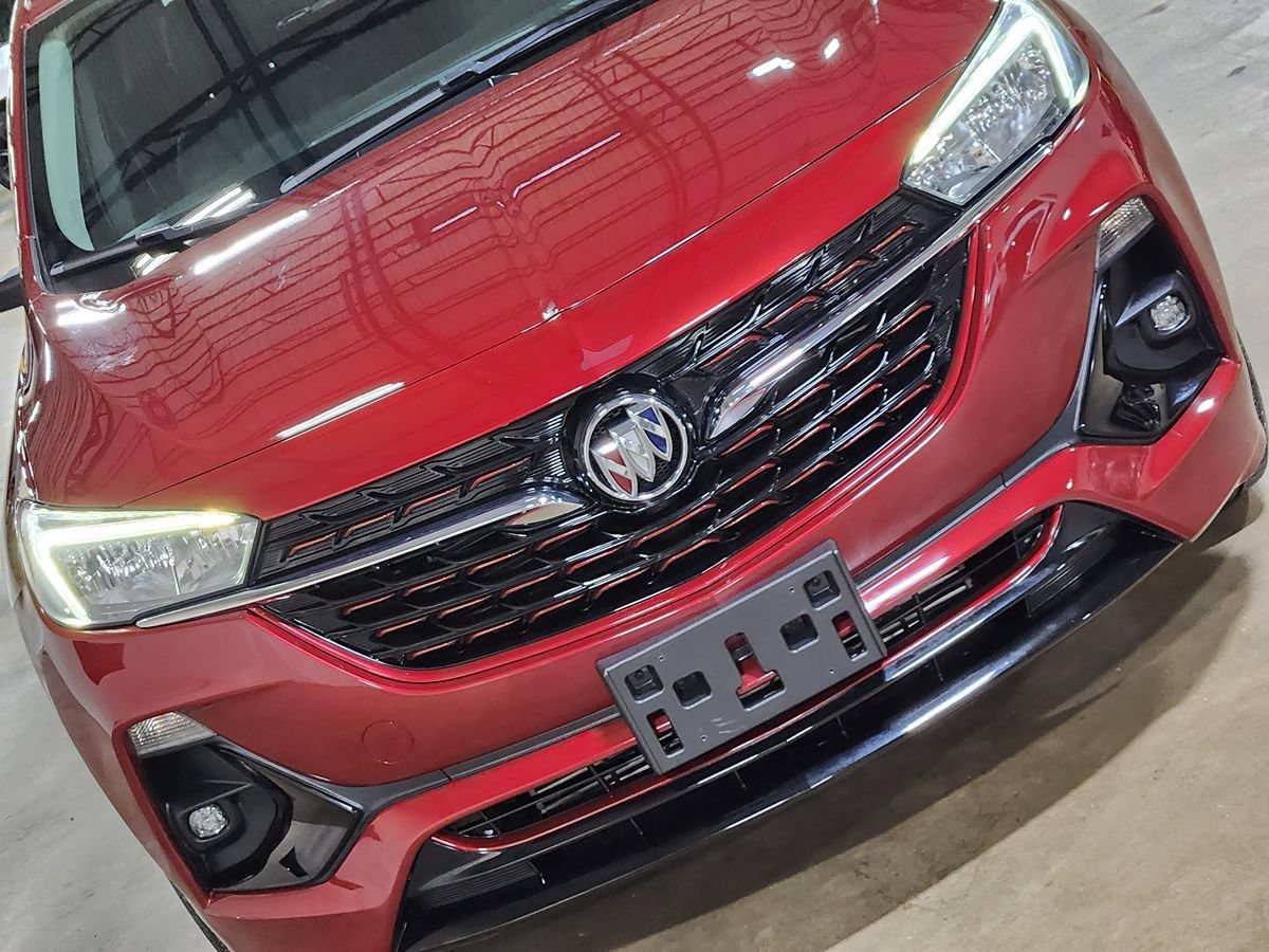 Used 2022 Buick Encore GX Select w/ Sport Touring Package FWD image 19