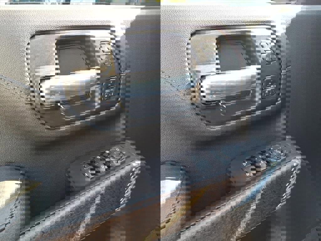 Used 2020 GMC Sierra 2500 Denali w/ Denali Ultimate Package image 14